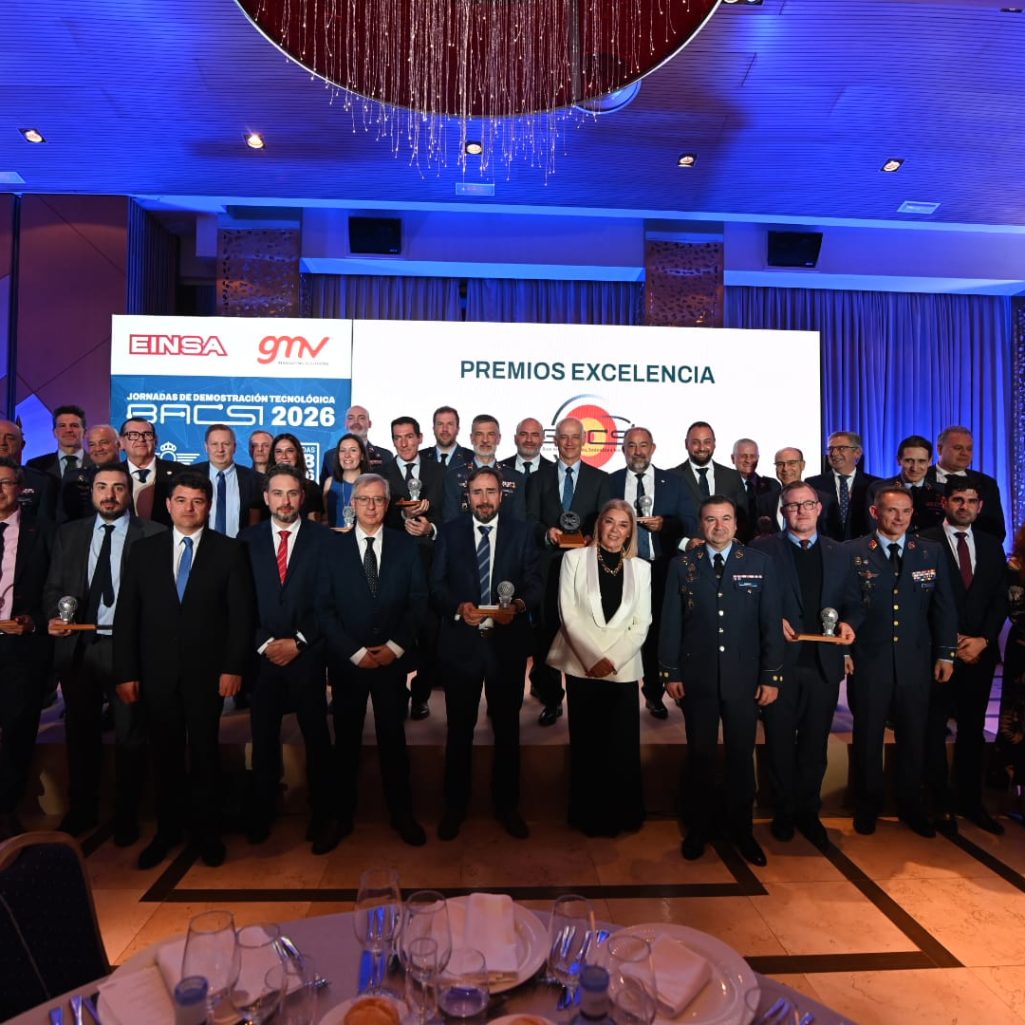 Ganadores y autoridades en la gala Premios Excelencia.