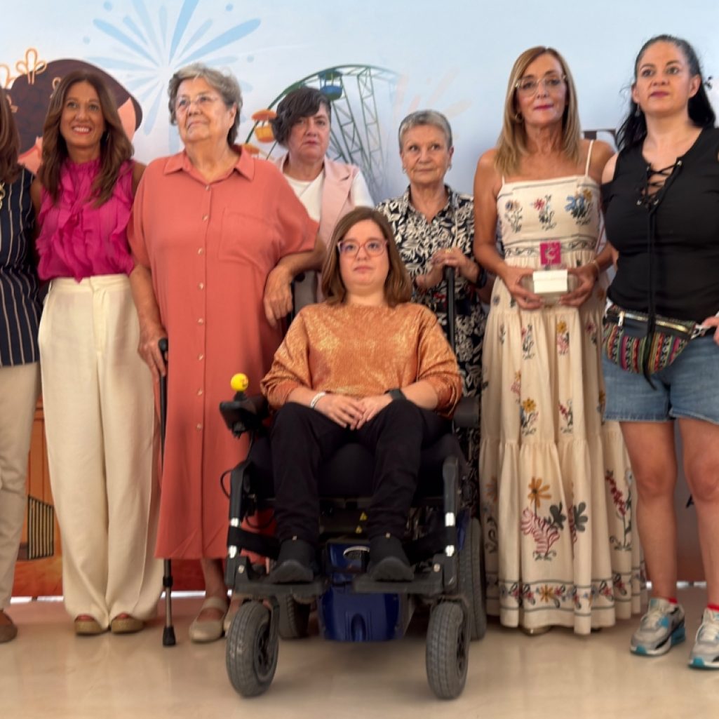 La-diputada-de-Igualdad-participa-en-los-premios-Luna-14-1030x773.jpg