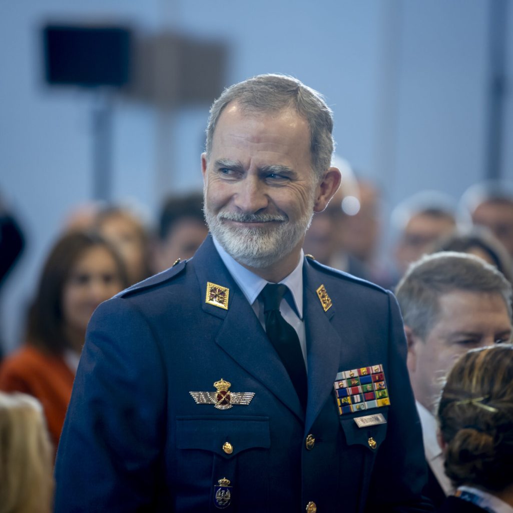 Primer plano del Rey Felipe VI con uniforme de gala del Ejército del Aire.