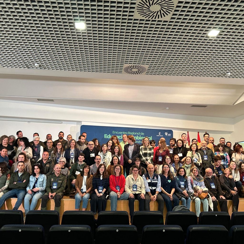 Foto de grupo de todos los participantes del encuentro ambiental.
