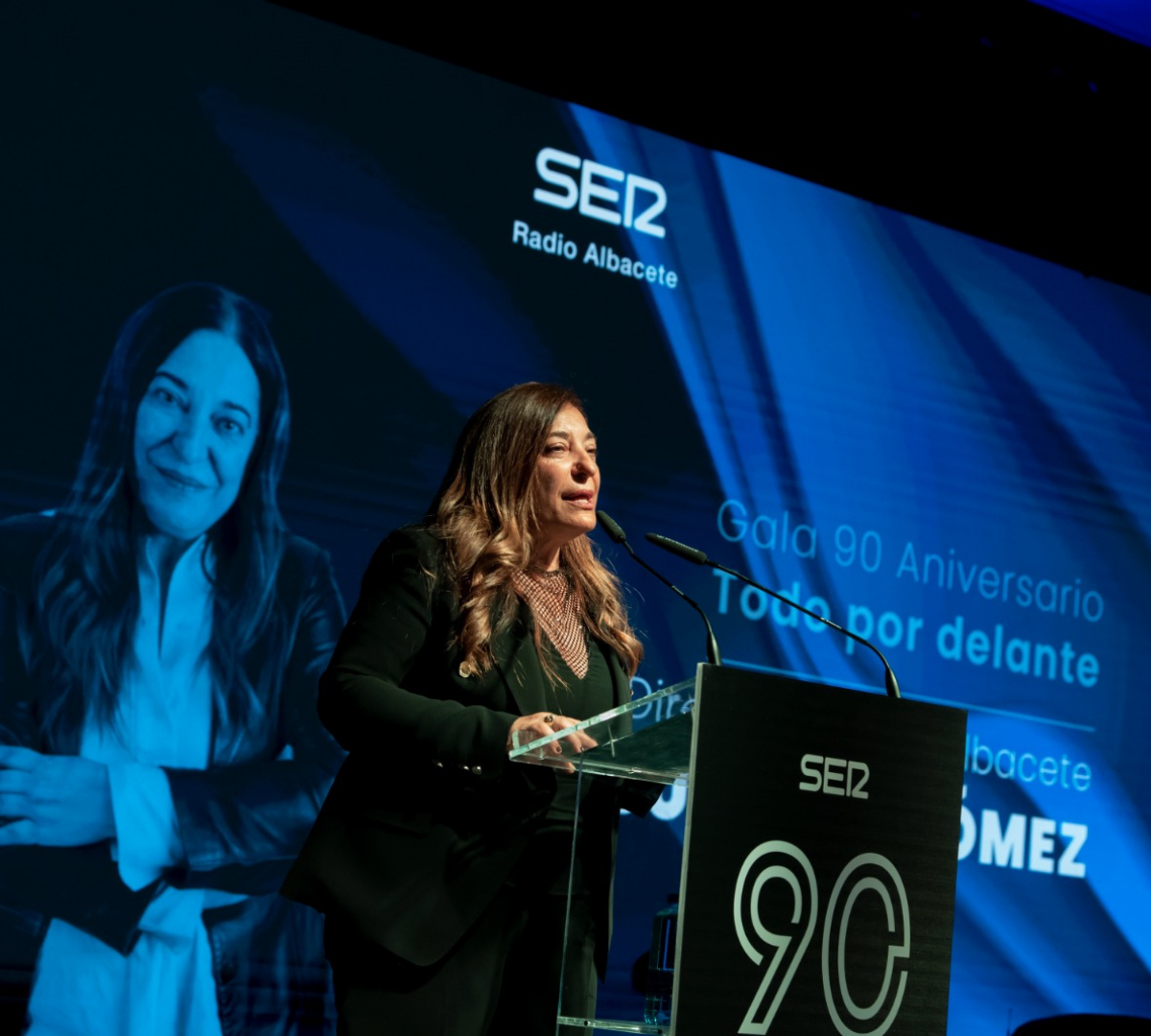 Intervención de ponente en el atril oficial de la Gala 90 Aniversario.